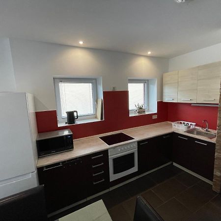 Malibu Apartman & Jacuzzi Miskolc Exterior foto