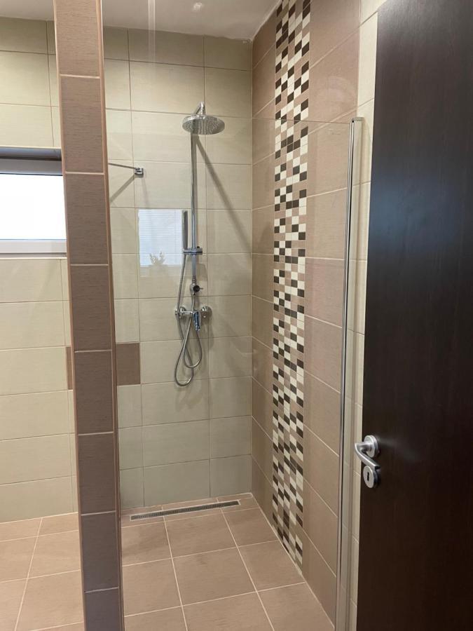Malibu Apartman & Jacuzzi Miskolc Exterior foto