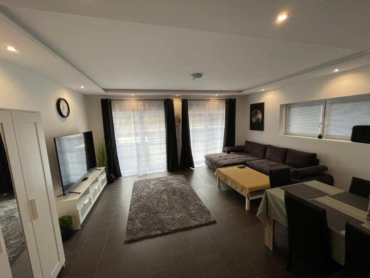 Malibu Apartman & Jacuzzi Miskolc Exterior foto