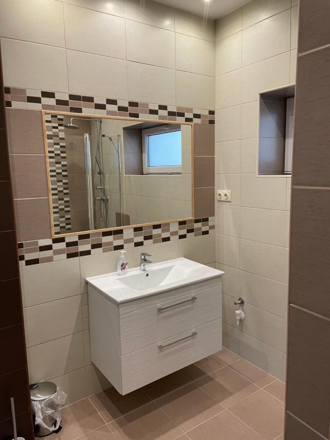Malibu Apartman & Jacuzzi Miskolc Exterior foto
